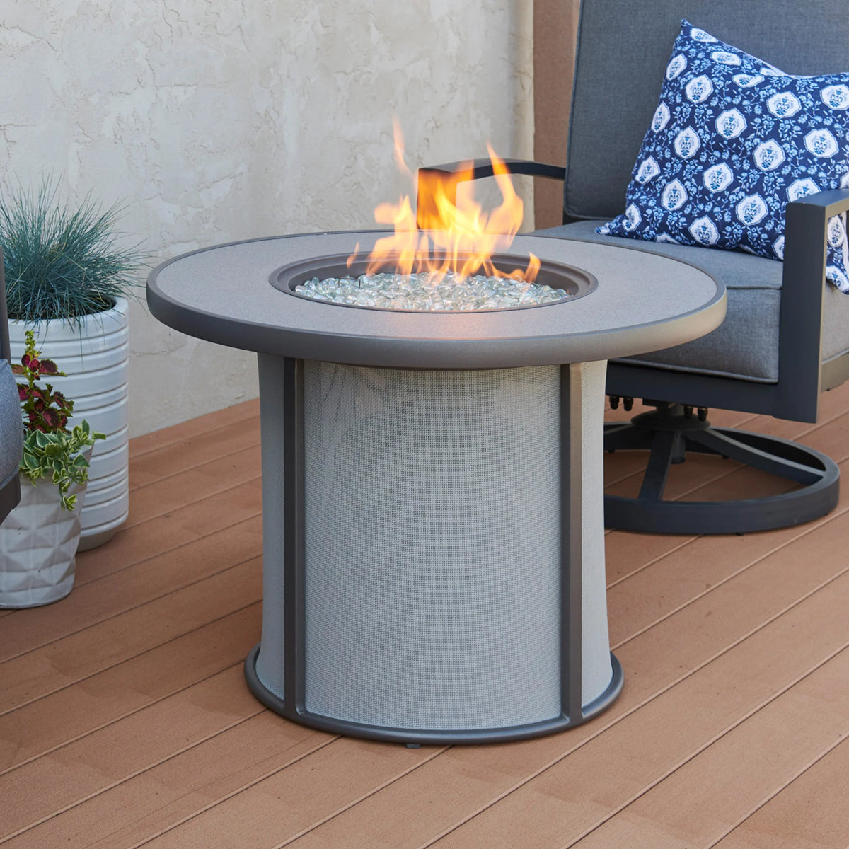 Outdoor GreatRoom Company Grey Stonefire Round Gas Fire Pit Table