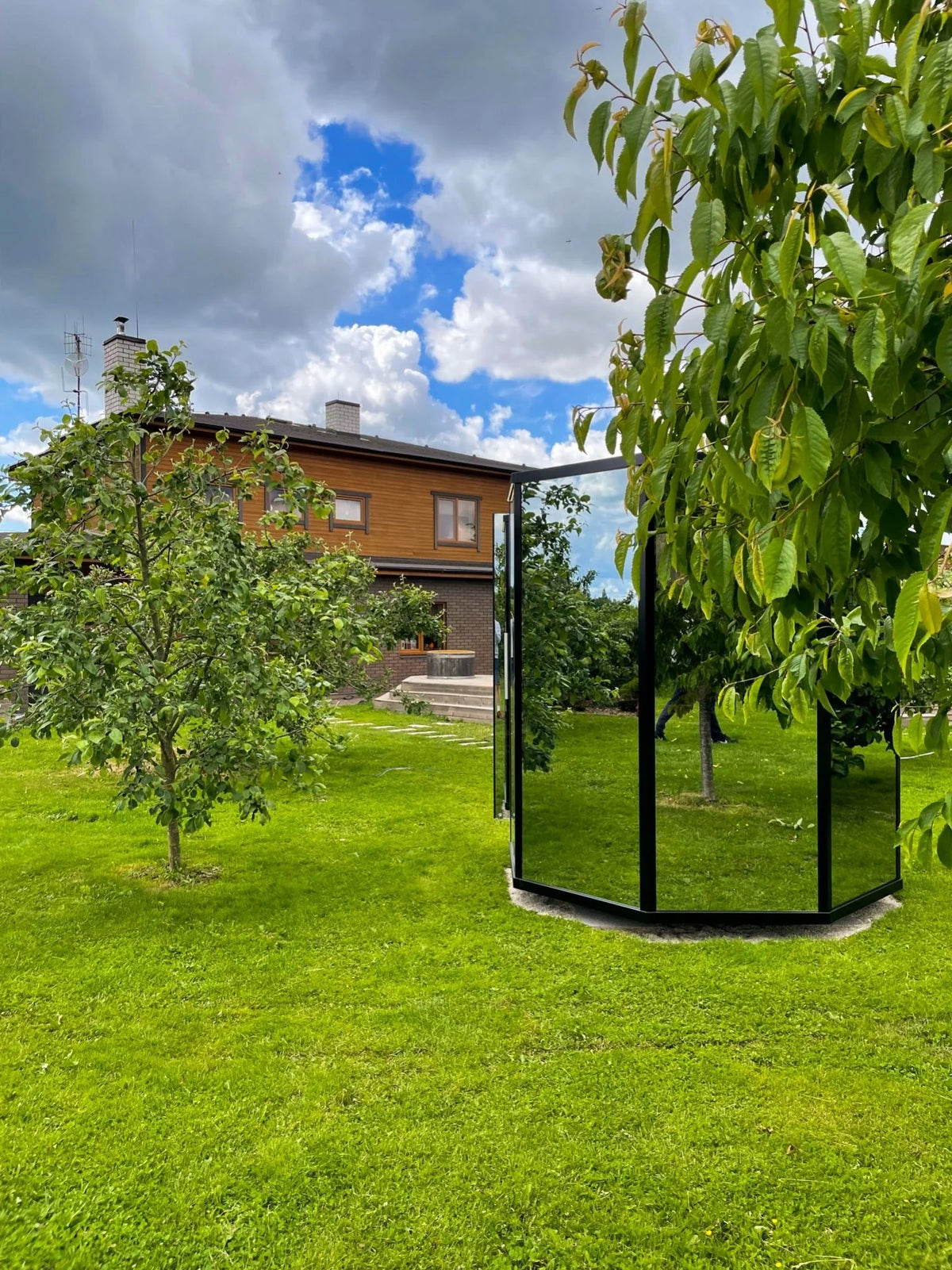 Haljas Hele 7-Person Glass Single Luxury Outdoor Sauna